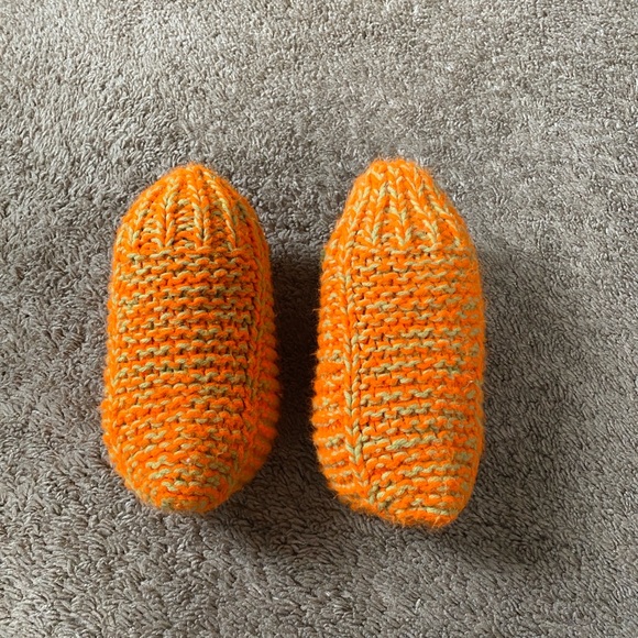 VTG Handmade Neon Crochet Knit House Slippers Booties Socks with Pom Pom - Picture 8 of 11